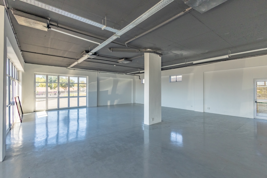 To Let commercial Property for Rent in Vredekloof Western Cape